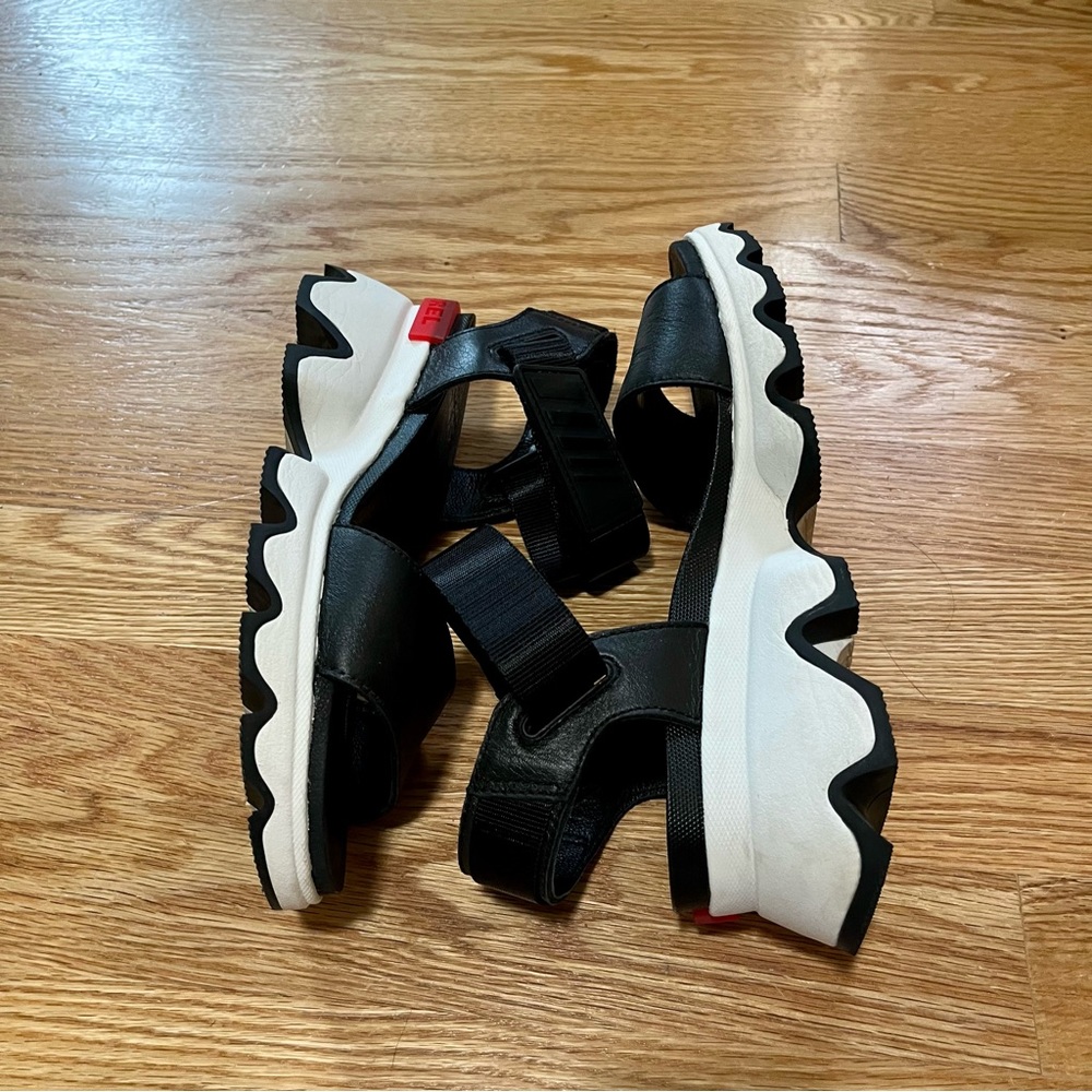 Sorel Kinetic sandals